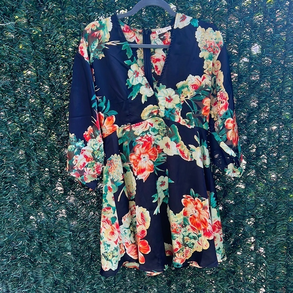 Blooming DRESS - Picture 3 of 3